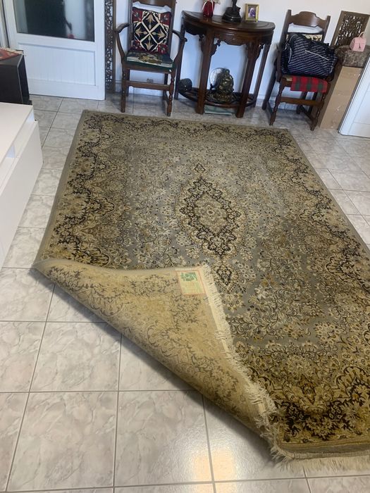 Covor 500noduri 
200/300
Preț 700