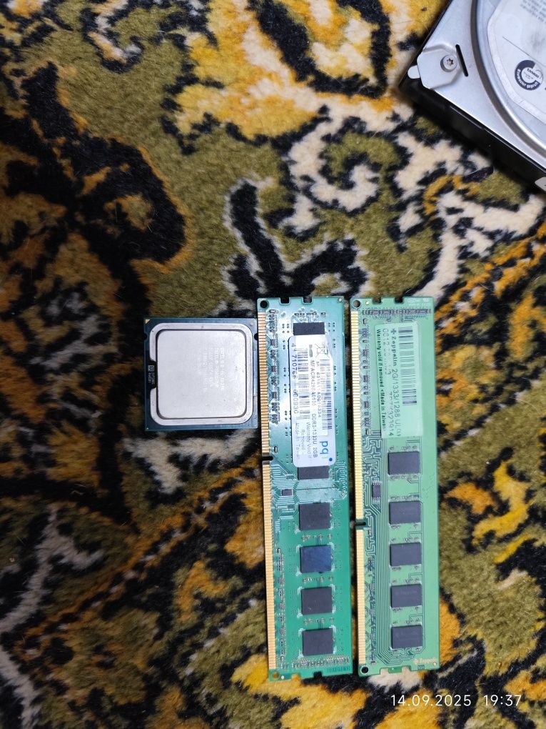 2шт озу по 2gb  ddr3 1333mhz intel pentium e6300