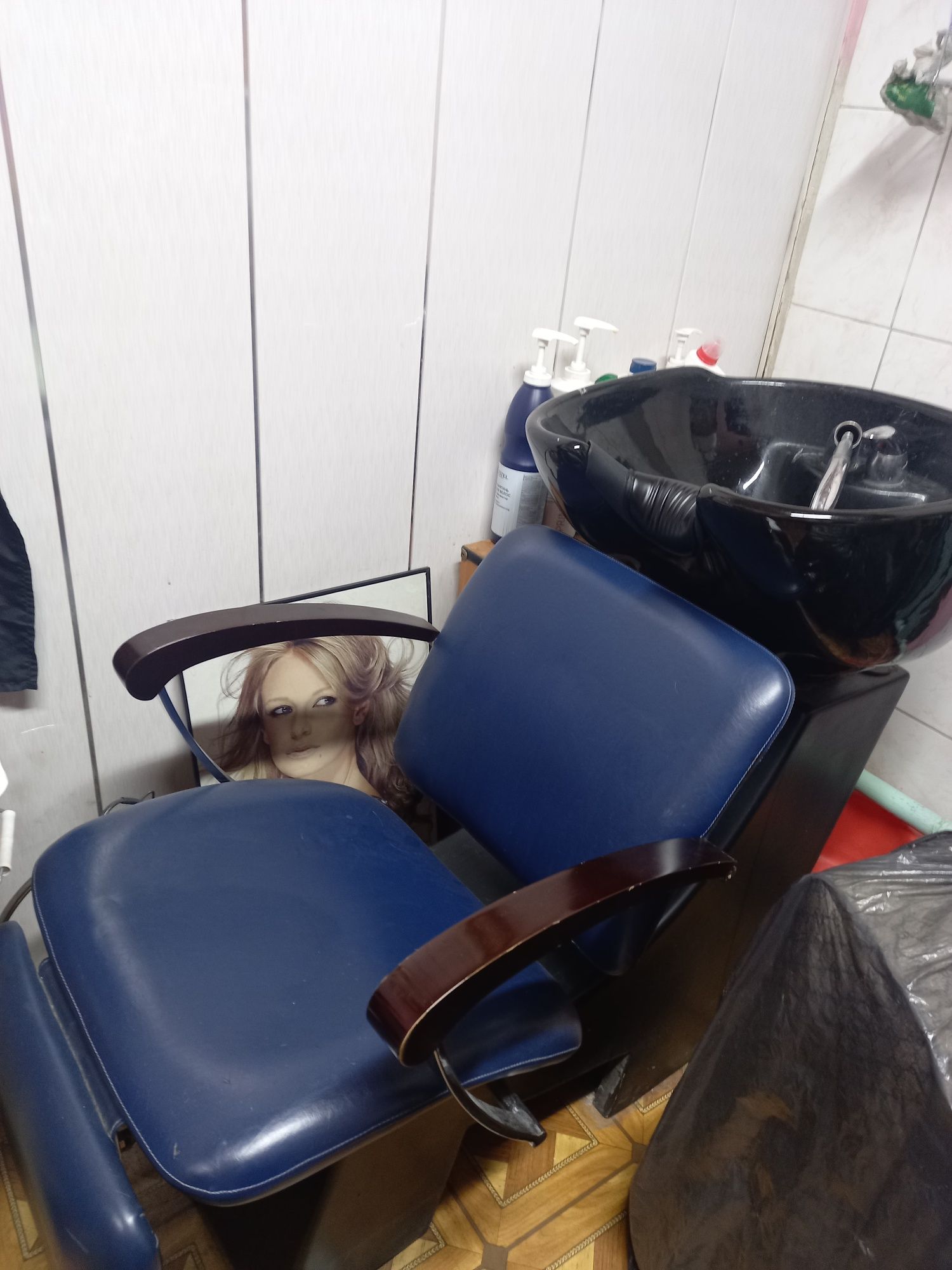 Кресло,оборудование парикмахер