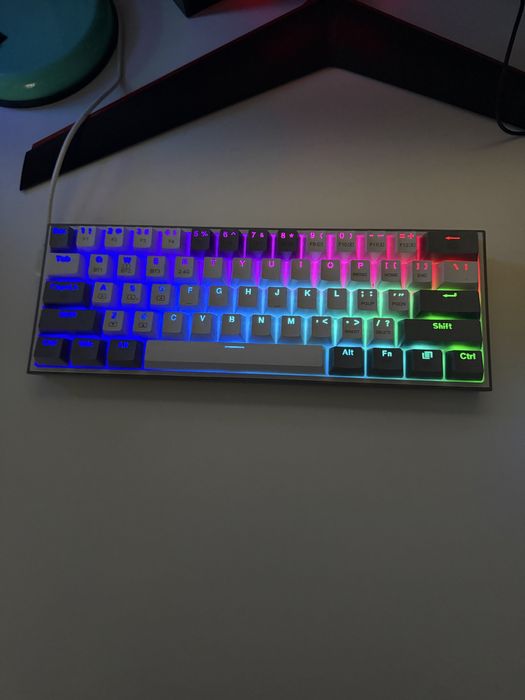 Vand setup complet de gaming PC-Monitor-Tastatura-Mouse