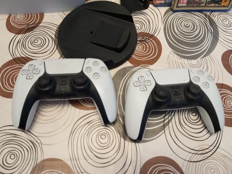 Плейстейшън  5 ..