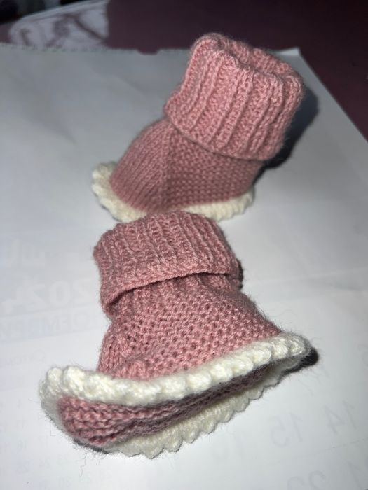 Плетени на ръка терлички/шушони за бебета