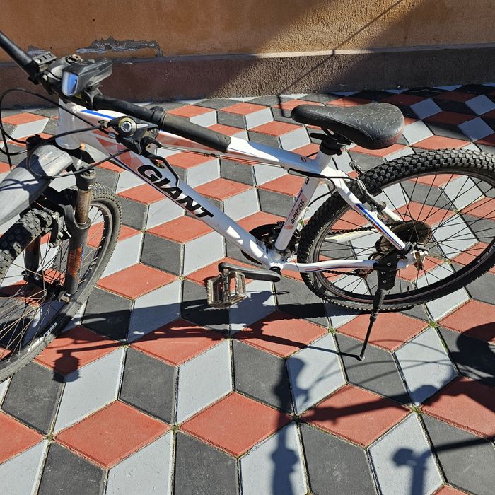 Vând biciclete de dama și de bărbat