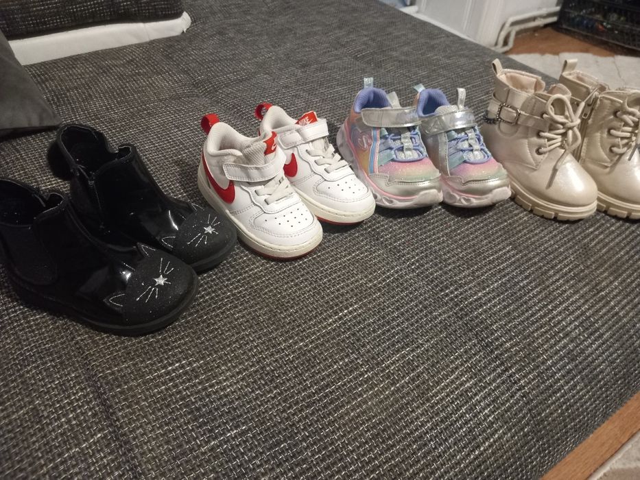 Lot papuci fetita 22 23 sau separat