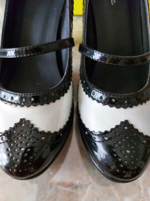 pantofi lac piele naturala marime 38 toc 10 cm