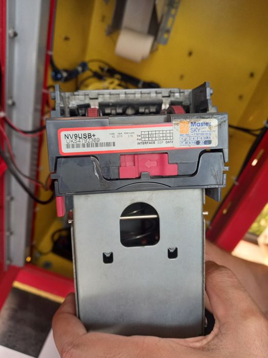 Tayyor biznes Paynet terminal kioska ishlab turgan holatda pul zarurli