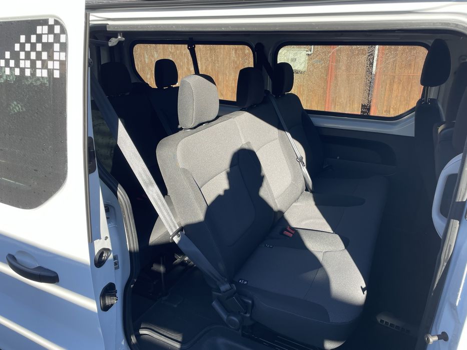 predare leasing renault trafic 8+1 locuri