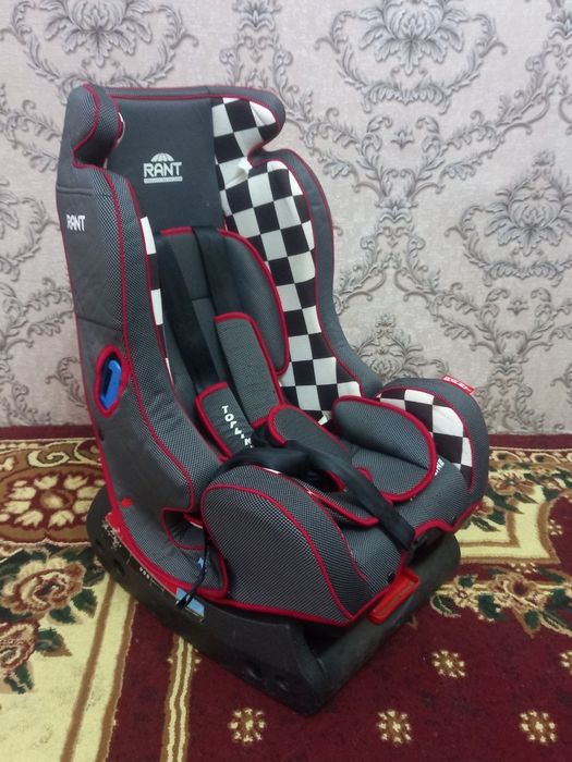 Автокресло сотилади