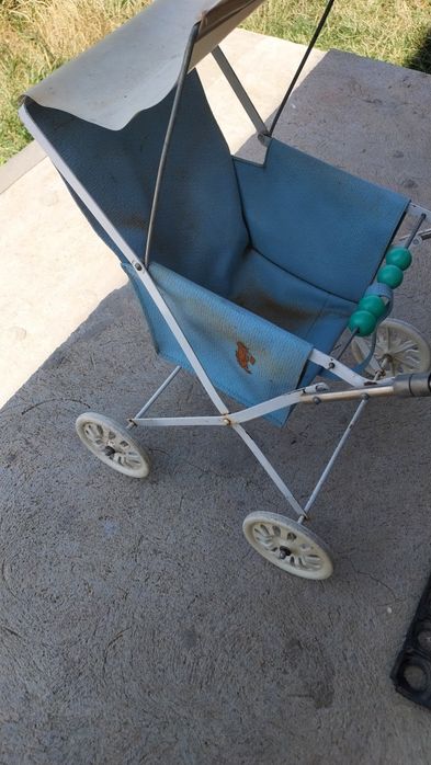 Retro carucior- jucaria veche pentru colectioner