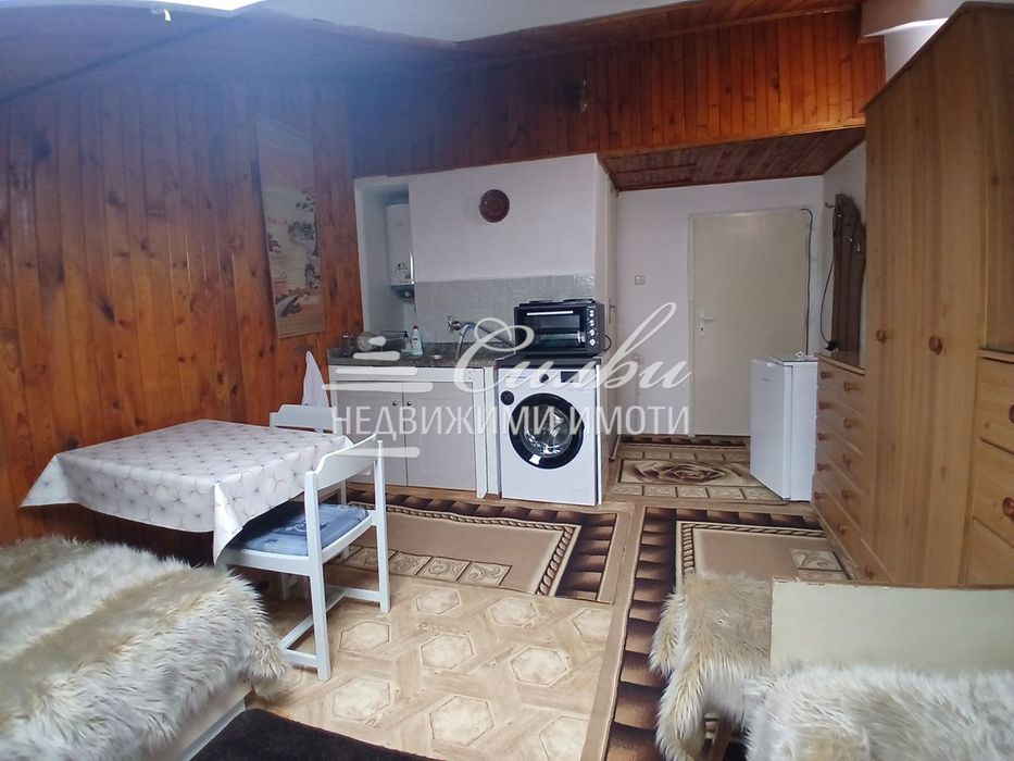 Едностаен ТУХЛЕН мансарден апартамент - кв. Болница!