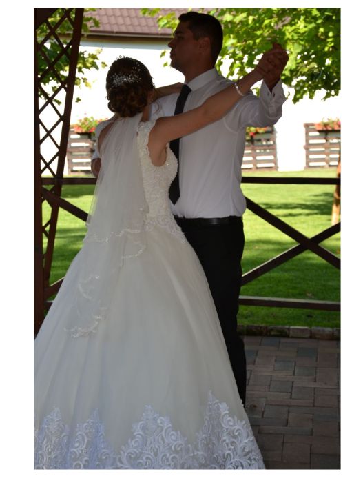 Vand rochie de mireasa