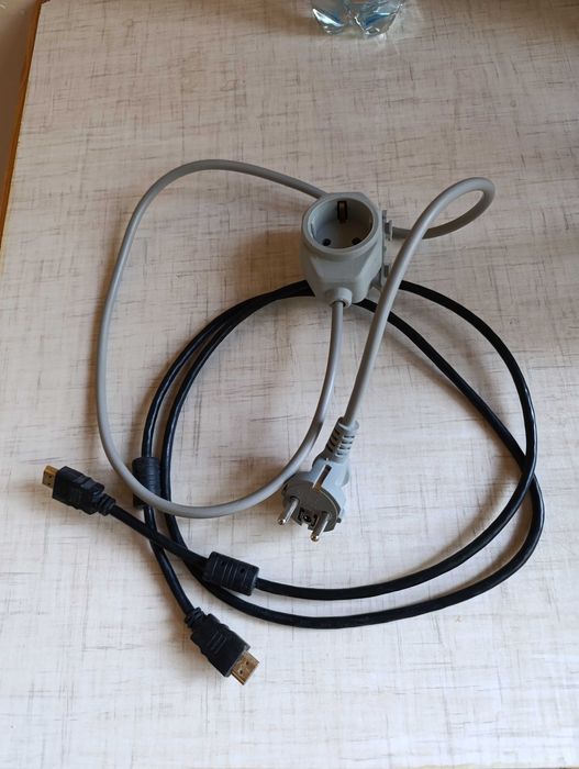 Кабели шнуры (hdmi-hdmi есть) кулера и разное.