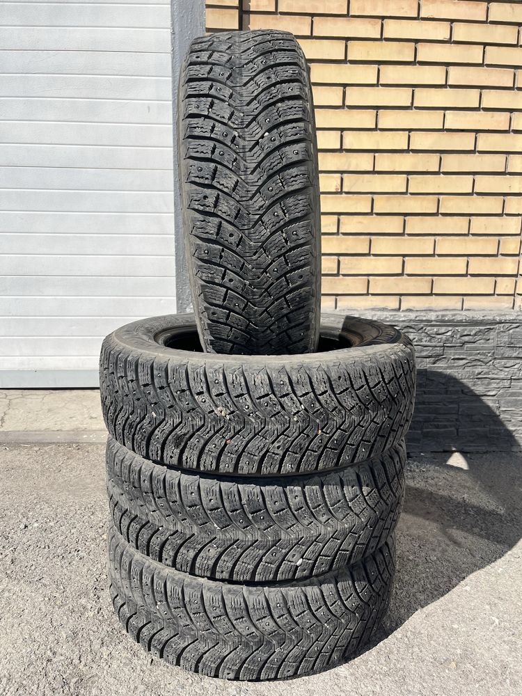 Продам Зимние шины R15 в хорошем состоянии