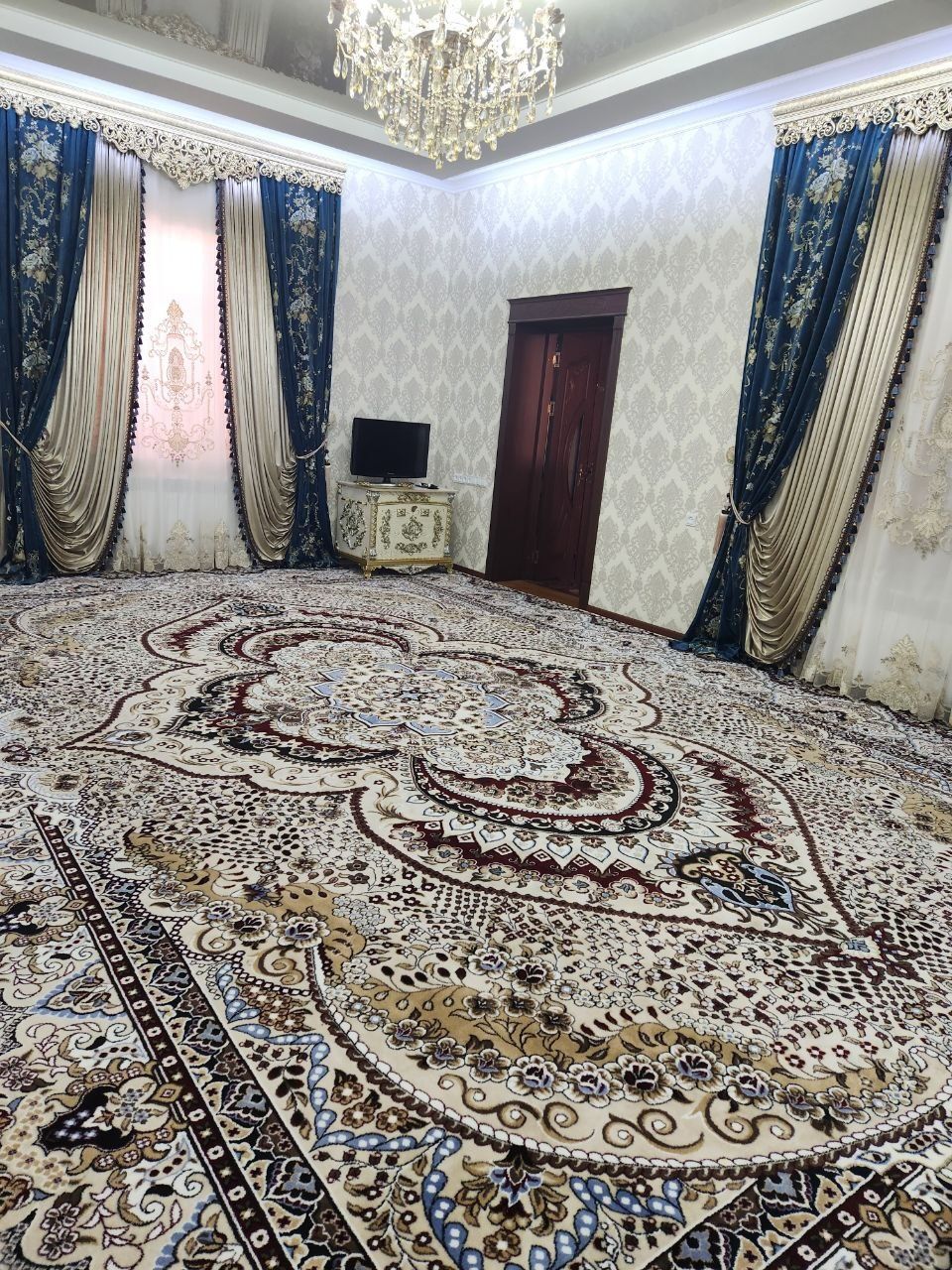 Geofizikada joylashgan barcha qulayliklarga ega uchastka oilaga ijarag