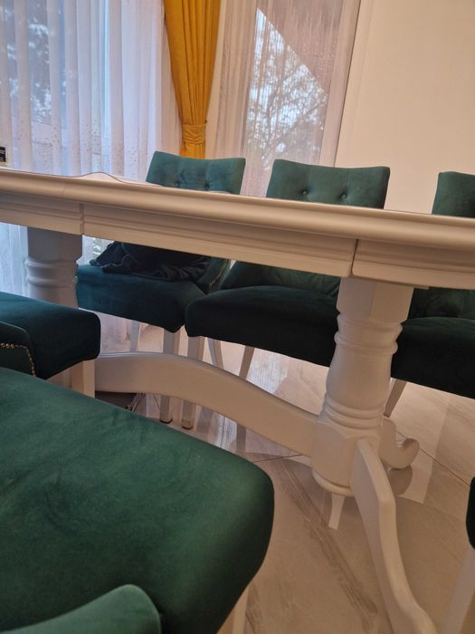 Set masa cu scaune din lemn masiv