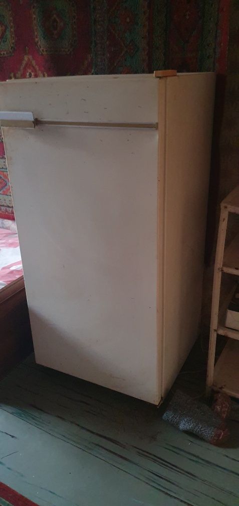 Продам холодильник бирюса