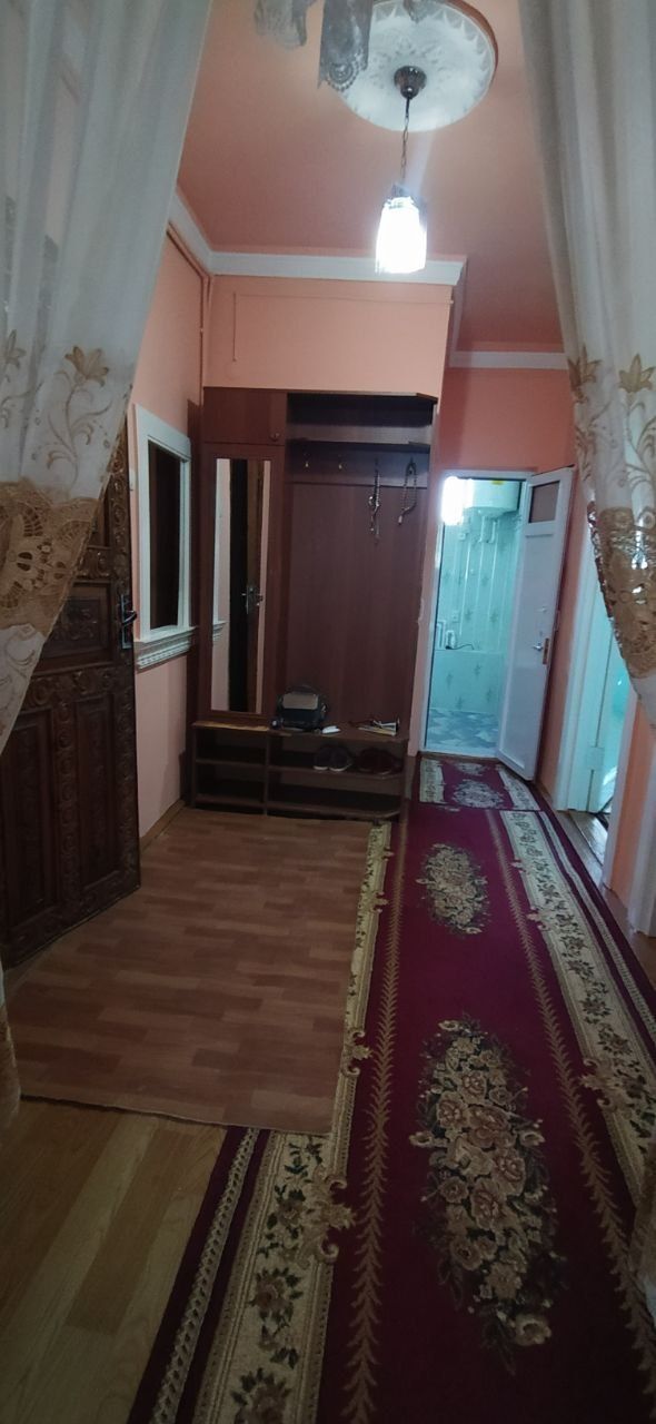 Qarshi shahar. Uy ijaraga beriladi. Oyilaga yoki studentlarga