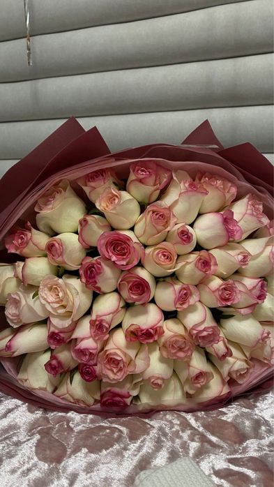 Цветты свежие,подарок