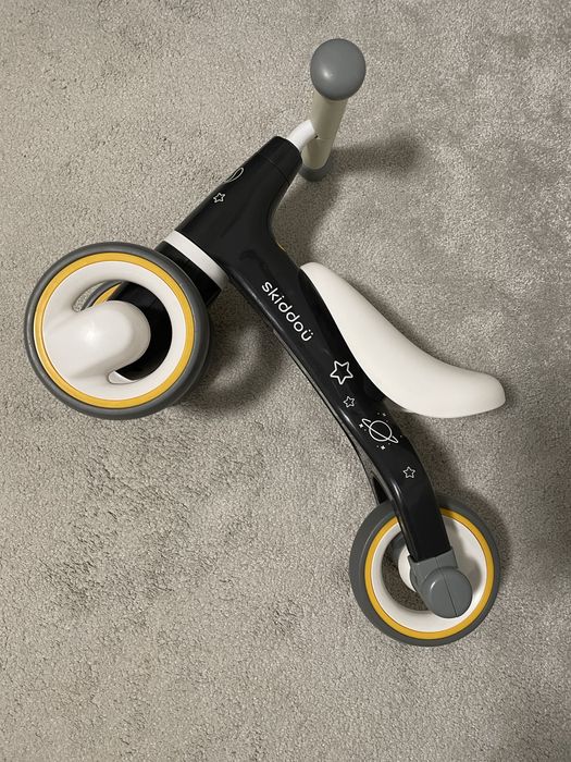 Tricicleta copii, Skiddou