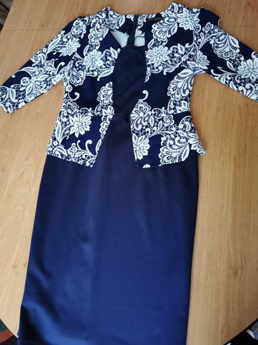 Rochie bleumarin cu alb