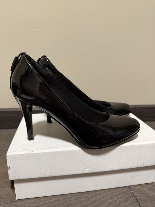 Официални обувки