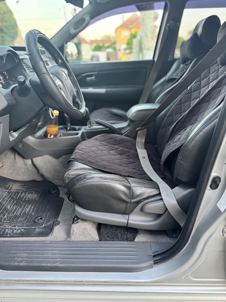 Toyota hilux 3.0 Invincbil automatic