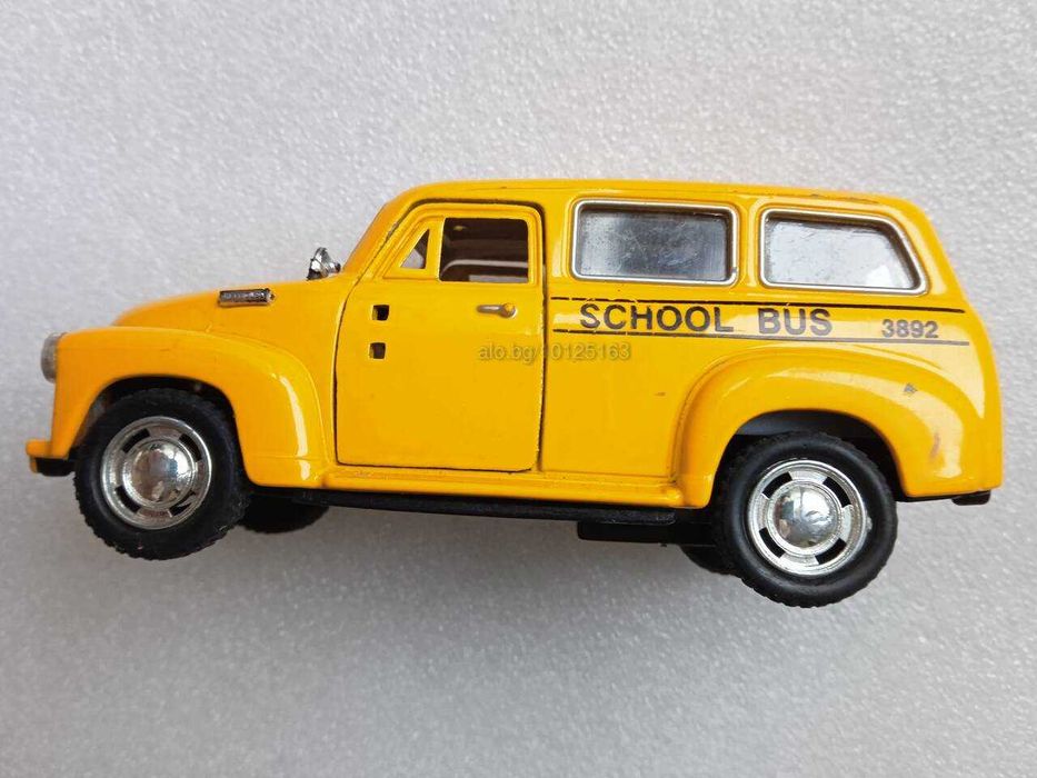 Кола Количка SHEVROLET SUBURBAN 1950 от Kinsmart