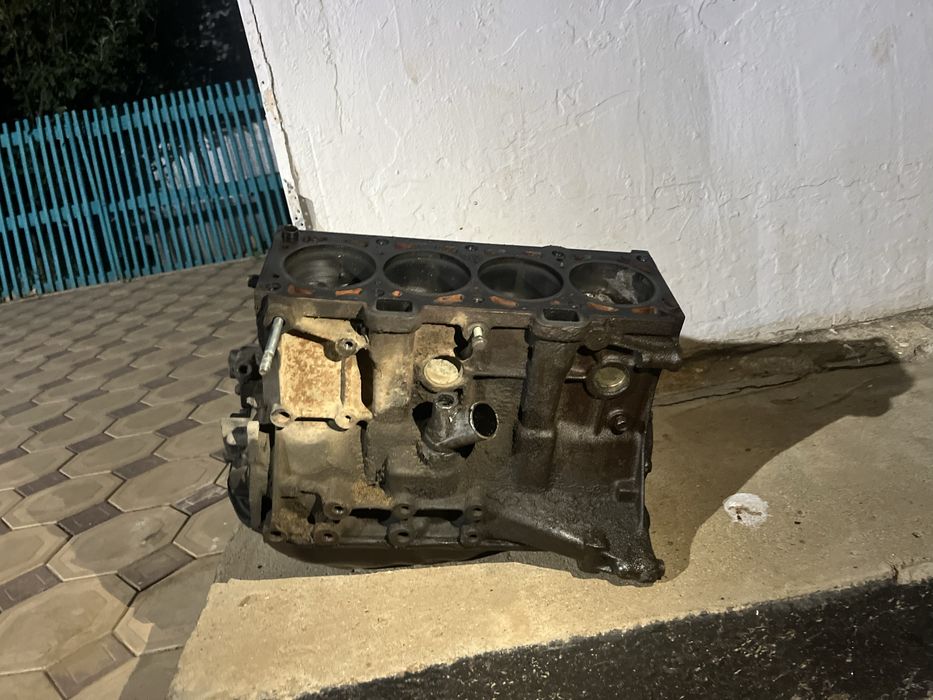 Продам ваз мотор 16 кл