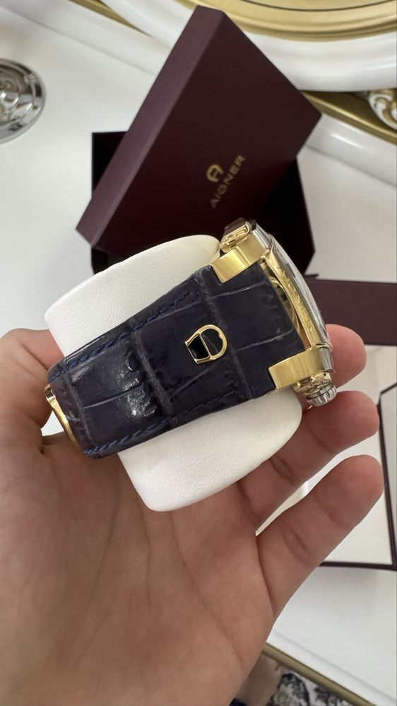 Aigner Часы Модель A58100 Оригинал