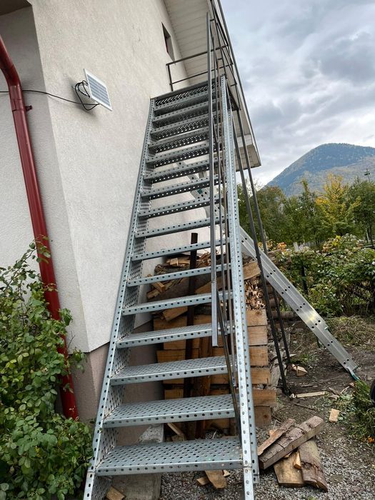 Scari metalice zincate