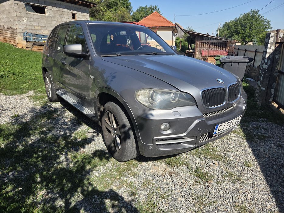 Vând BMW X5 an 2008 .schimb cu dubă 3.5T ..cu prelată