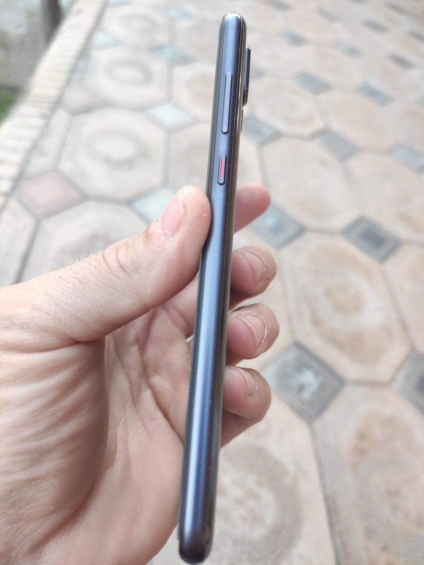 Huawei P20 pro  FLAGMAN telefon sotiladi!!!