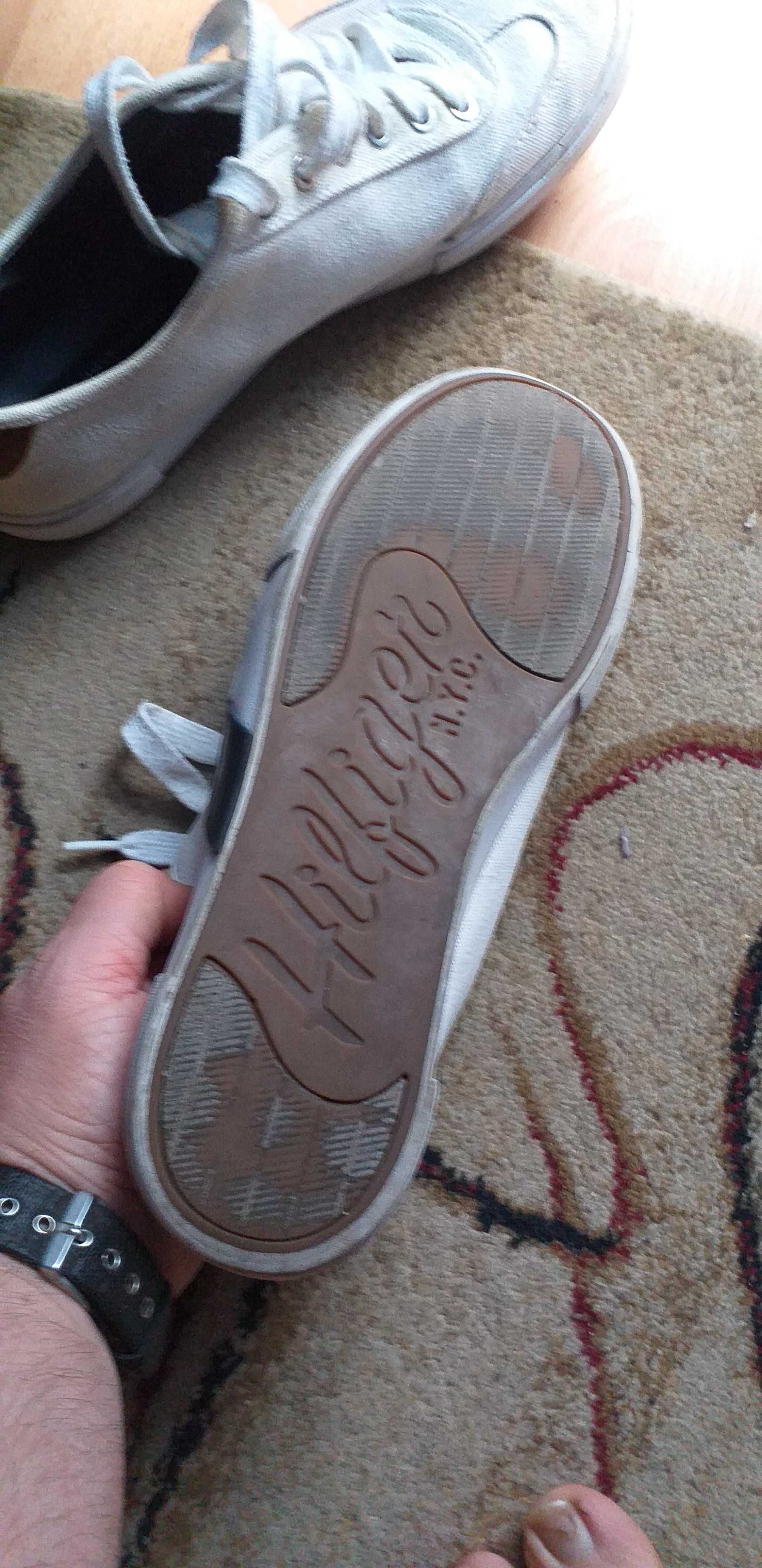 Pantofi sport originali Tommy Hilfiger mărimea 41 puțin utilizati