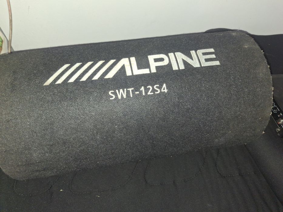 Subwoofer Alpine SWT-12S4 + amplificator alpine
