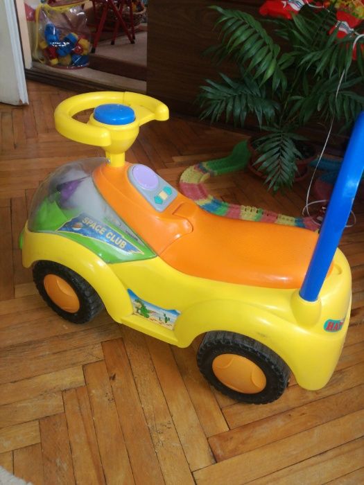 Детска кола за каране с крачета