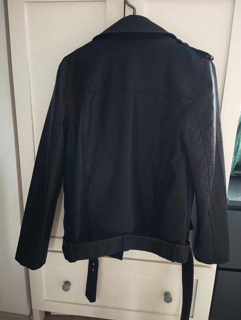 Geaca neagra 36 nou