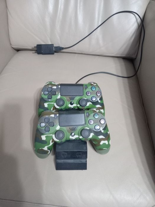 PS4+ 12игри и два джойстика