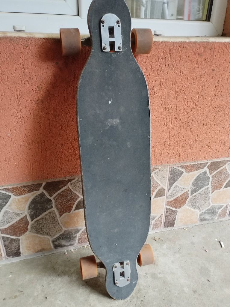 Vand placa skateboard pret 150 lei