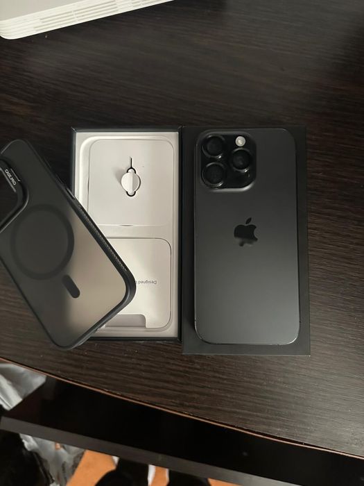 Iphone 16 pro black
