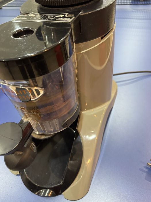 Испанская кофемолка, дешево.