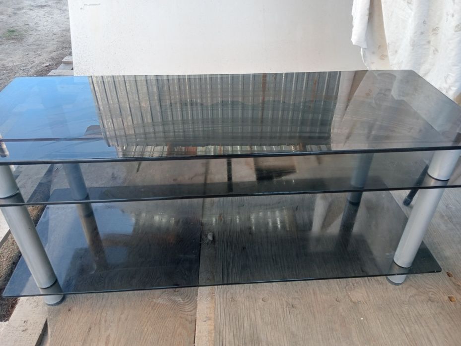 Продам стеклянный стол