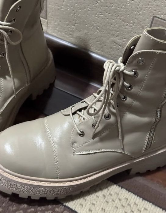 Ботинки из натуральной кожи Б/У