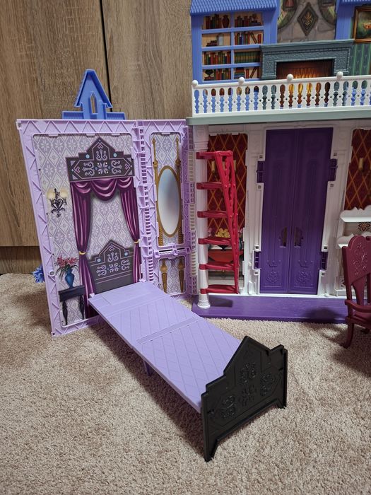 DISNEY Frozen II Сгъваем замък АРЕНДЕЛ на Елза и Анна