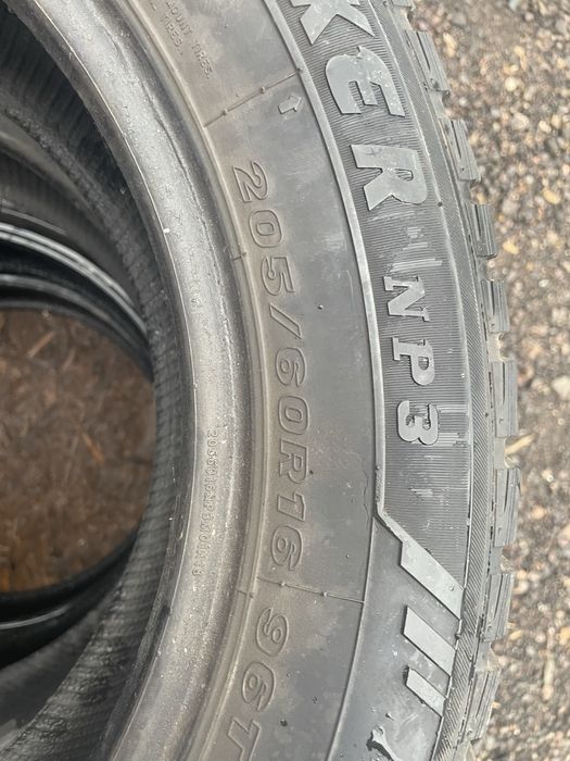 Продам резину зима 205/60R16
