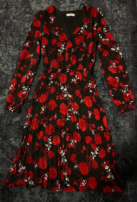 Rochie cu fustă plisată