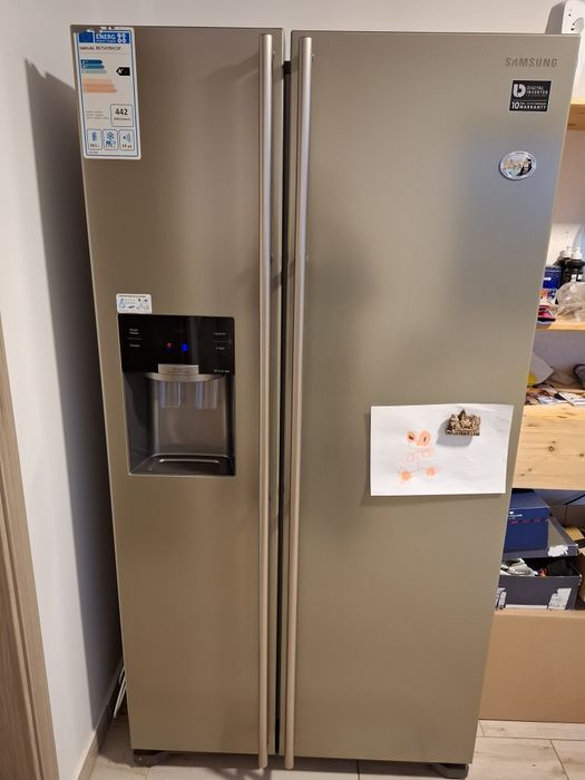 Frigider Samsung side by side