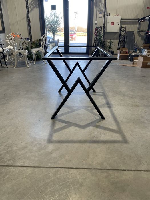 Маса / крака за маса / основа за маса без плот