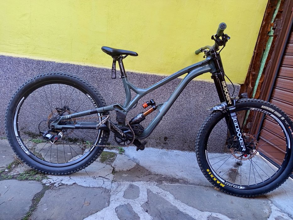 Продава се Commencal V4