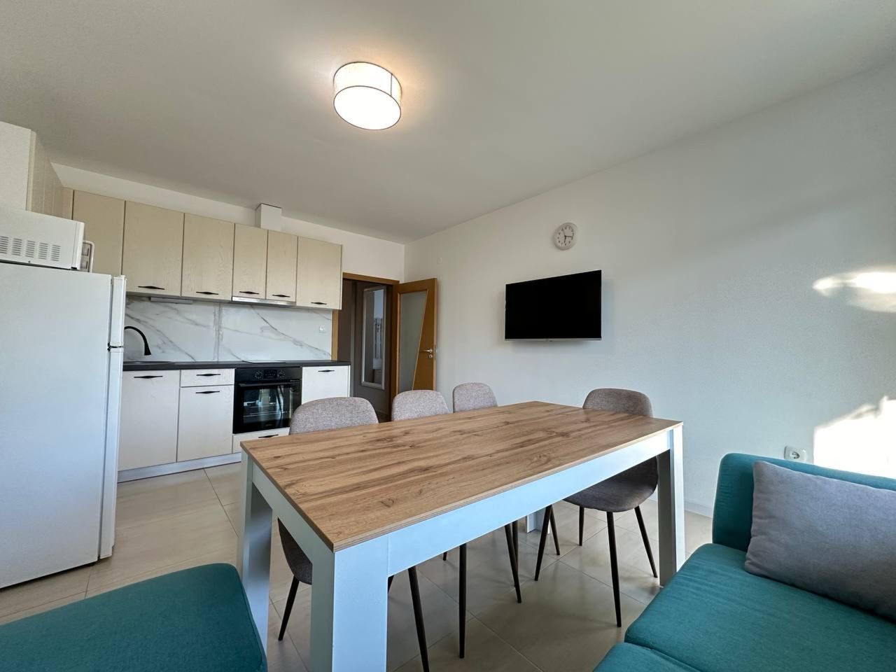 Продава се Тристаен апартамент в к.к. Слънчев бряг - 95 кв.м за 1006 €/кв.м - Снимка #1