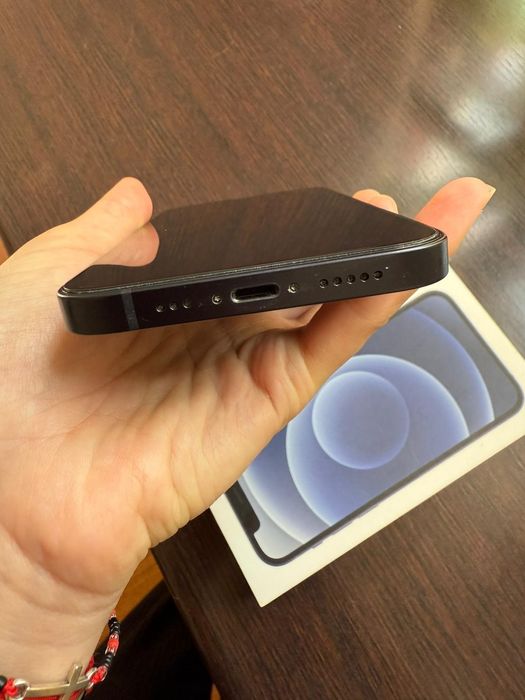 IPhone 12 negru 64GB